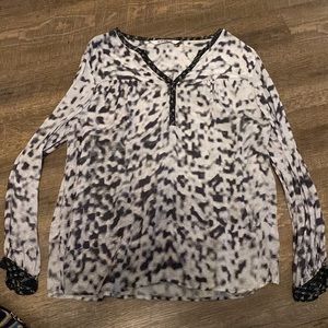 Black and white long sleeve blouse